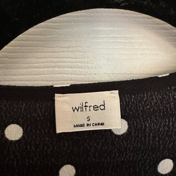 Aritzia Wilfred Prairie Blouse V Neck Polka Dot Fitted Black - Picture 7 of 7